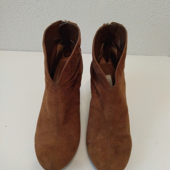 Jennifer Lopez Brown Gold Faux Suede Zip Ankle 4 1/4" Wedge Bootie Heels sz 6 - Picture 6 of 15